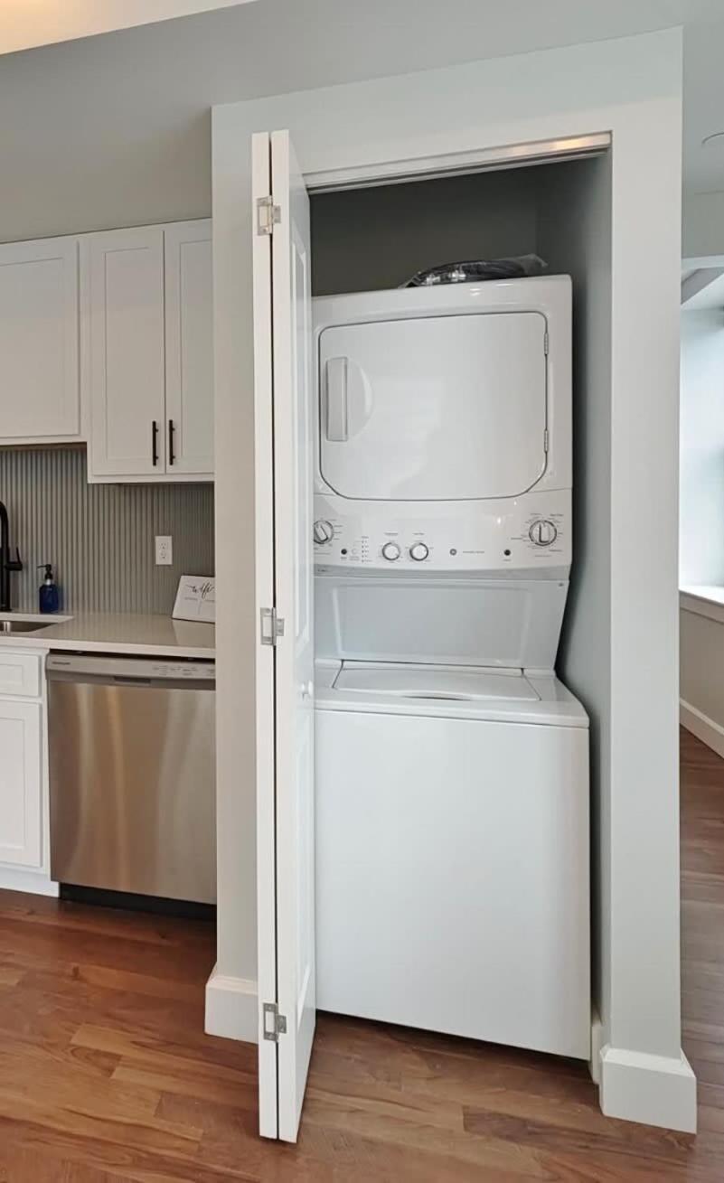 Fun Cozy Apts - 1 25 Mile Walk To Tiaa Bnk Fld ジャクソンビル エクステリア 写真