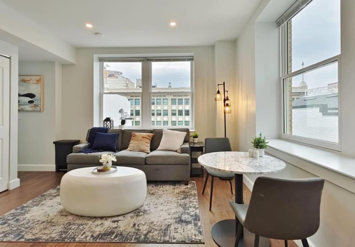 Fun Cozy Apts - 1 25 Mile Walk To Tiaa Bnk Fld ジャクソンビル エクステリア 写真