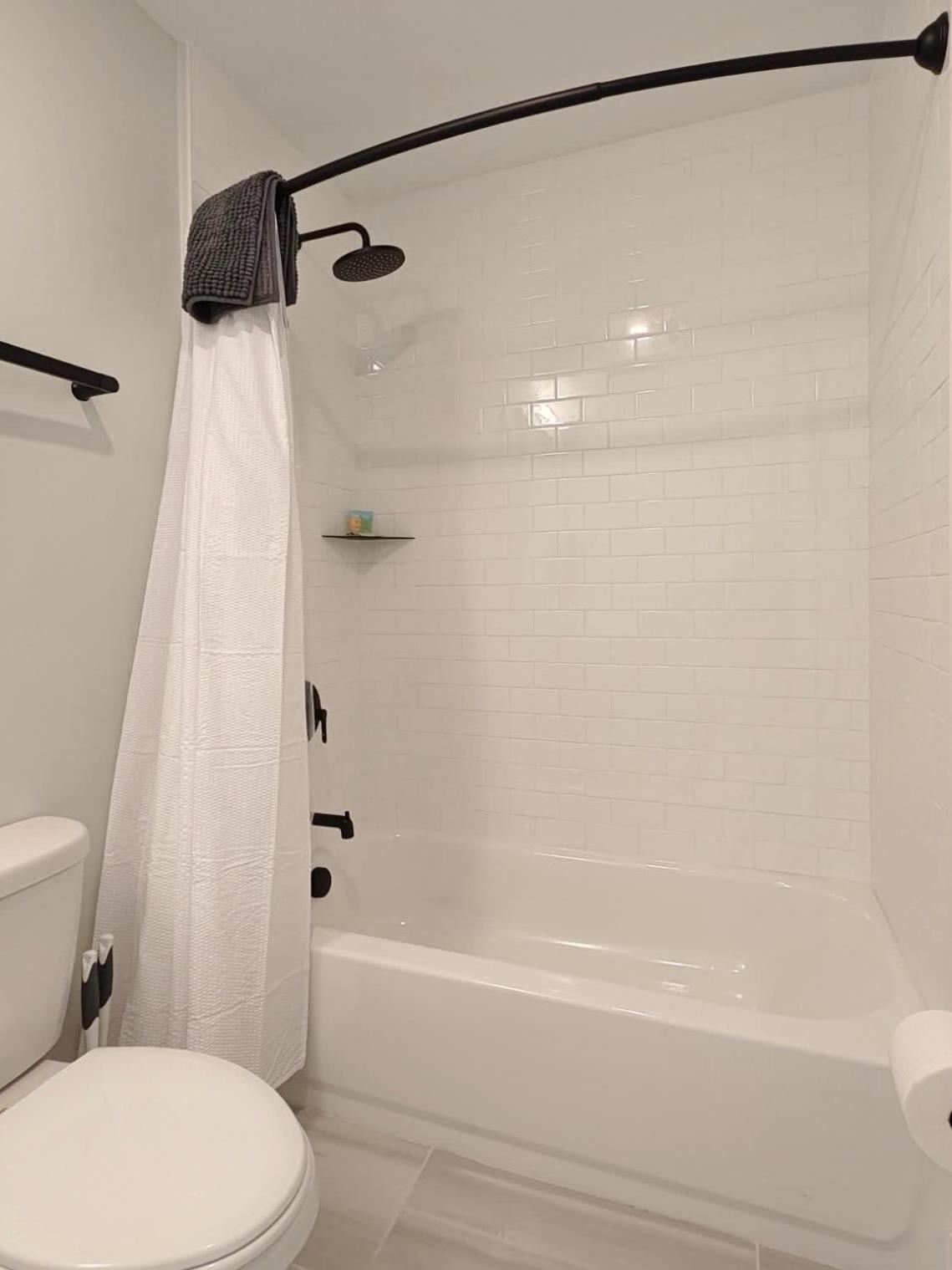 Fun Cozy Apts - 1 25 Mile Walk To Tiaa Bnk Fld ジャクソンビル エクステリア 写真